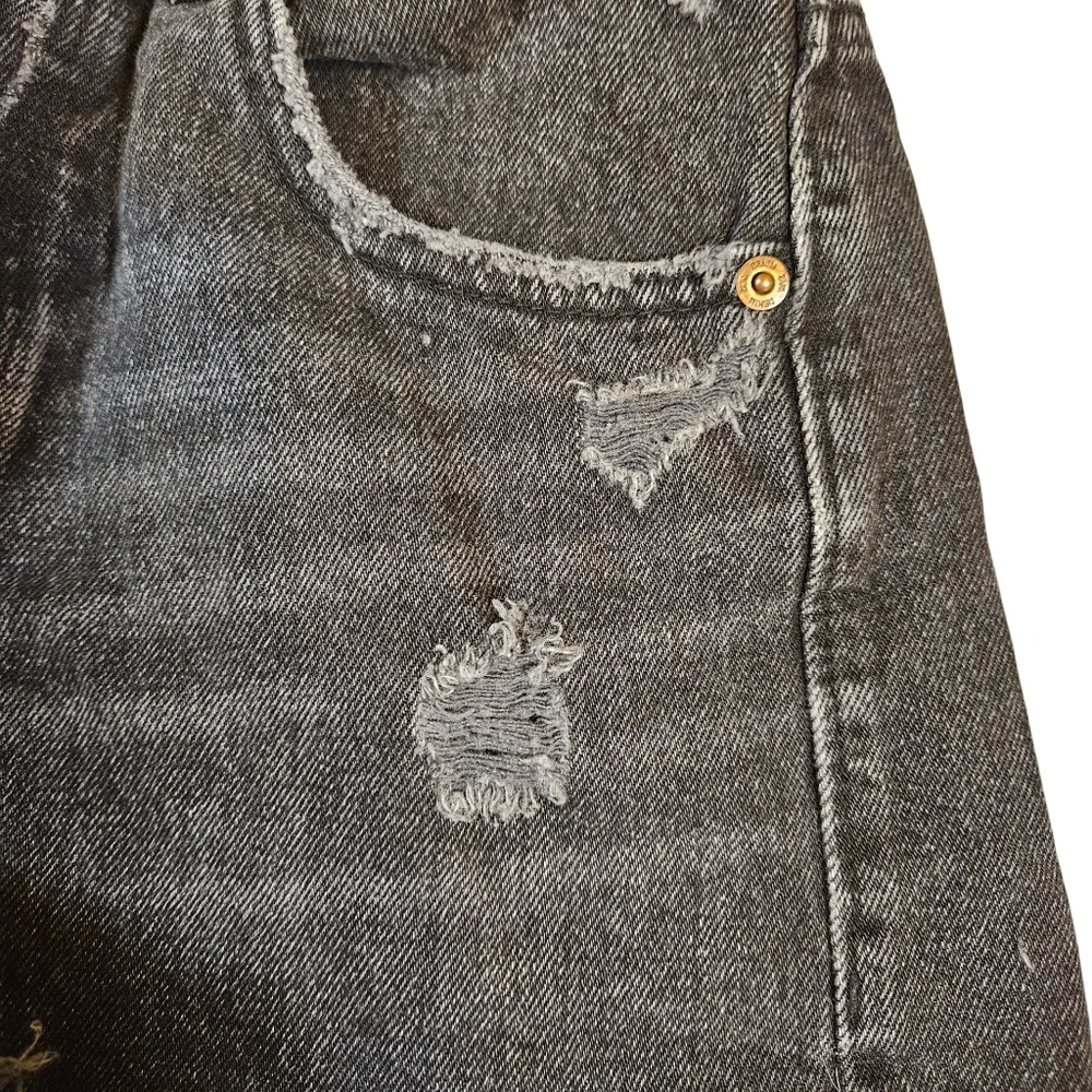 Zara Distressed Jean Cut Off Shorts, Black, US Size 2 - Picture 5 of 11